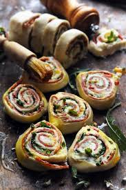 Petits Roules Du Dimanche Midi Parce Que Le Soleil Me Donne Envie De Continuer A Me Les Rouler Roules Ricotta Roquette Chorizo Et Basilic Recette Recettes De Cuisine Cuisine