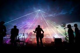 Dogs pigs (three different ones) money us and them smell the roses brain damage eclipse. Roger Waters Kundigt Us Them Live Album An