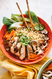 5 divide the noodles evenly among individual bowls. Easy Spicy Chicken Ramen Soup College Housewife