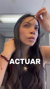 Apenas vi este trend no pude evitar verlo como “esa voz interior que te  destruye y te critica porque sí, porque no y porque ajá”, y la verdad dudé  mucho en hacerlo,