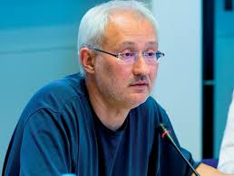 Časopis javnega zavoda RTV Slovenija • leto 45 • številka 01/02 • oktober  2016 • poštnina plačana pri pošti 1102 L