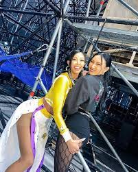 Hwasa nació el 23 de julio de 1995 en jeonju. Mamamoo Hwasa And Jessi Facebook