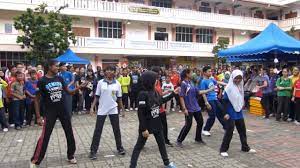 Shihab dan pengetua tkc, pn. Smk Kota Kemuning Carnival 2015 Dance Performance Youtube
