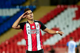 Der club atlético river plate, meist river plate oder einfach river, ist ein 1901 gegründeter argentinischer fußballverein der primera división aus buenos aires. Portuguese Giant Joins Lazio In The Race To Sign River Plate Striker The Laziali