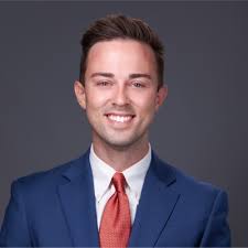 Ι'm excited to share that after 4 incredible years in retail investment  sales, I'm starting a new chapter in retail development with Pursuit  Development! I couldn't be more grateful to the team