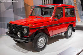 In de loop der jaren groeide de stoere mercedes uit tot een luxueuze en soms razendsnelle suv, maar nog steeds heeft hij geweldige terreineigenschappen. 1979 Mercedes Benz G Class W460 Technical Specs Fuel Consumption Dimensions