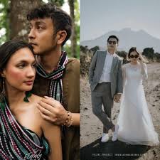 Tak hanya itu, busana yang dipilih pun mengikuti konsep dan lokasi pernikahan yang berada di luar ruangan. 4 Seleb Dengan Konsep Prewedding Terasyik Kumparan Com