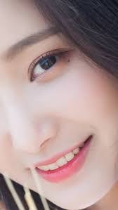 Nancy Mole's Instagram, Twitter & Facebook