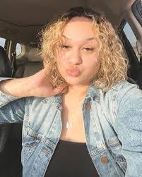 Desirae Freeman's Instagram, Twitter & Facebook