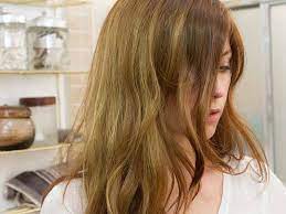 Spray hairspray onto a cotton. How To Get Green Out Of Hair 5 Easy Ways Lewigs