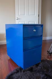 You will have to push the lever in up or down direction, and then pull the drawer out. Cannot Open Steelcase Filing Cabinet I Have The Key But The Drawers Won T Open I Am Including A Gallery Of Images And Thorough Description Of Problem I Would Really Appreciate Your Help