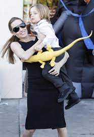 Angelina Jolie And The Kids Go Costume Shopping And Other Jolie Pitt News Today S Parent