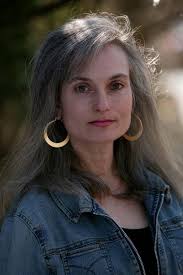 Denise Armstead's Instagram, Twitter & Facebook