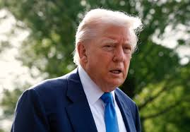 Trump deelt nu ook rake klappen uit aan de Amerikaanse dollar