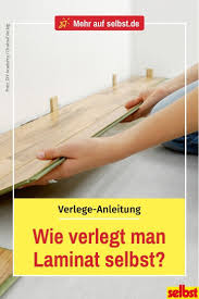 Während der laminatboden meist günstiger ist, eignet sich der vinylboden besser in feuchträumen. Wie Verlegt Man Laminat Laminat Faq Alles Uber Laminatboden Laminat Verlegen Laminat Laminatboden