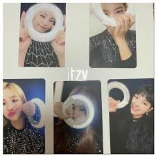 Instead of being a stick, itzy's lightstick is a light ring. Itzy Official Light Ring Preorder Photocard 5 Set Only Photocard Ebay