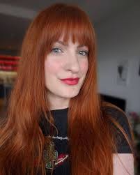 Copper Hair And Subtle Make Up Hair Colour Inspiration Long Hair Inspo Long Red Hair