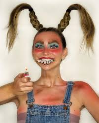 Anna Monge's Instagram, Twitter & Facebook