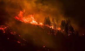 The caldor fire is an active wildfire burning in el dorado county, california, about 15 miles (24 km) southeast of placerville. I Guim Co Uk Img Media 13f856de25d55e24399761f1