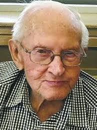 Earl Latham's Instagram, Twitter & Facebook