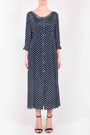 Abito dalla linea fluida realizzato in georgette di pura seta stampata, con scollo a v, volant applicati lateralmente sulla lunghezza e allacciatura tramite zip invisibile. Abito Lungo In Georgette Di Viscosa E Seta Con Stampa Pois E Strass Elisa Fanti