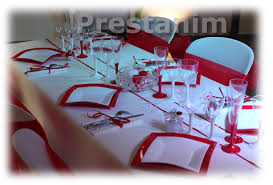 Grand choix d'articles de décoration de mariage et accessoires de mariage en rouge a le rouge est parfait dans un mariage à trois, avec le noir pour le contraste et le blanc pour adoucir une association ostentatoire rouge et or respire le luxe. Decoration De Mariage Rouge Blanc Decorations Pour Un Mariage