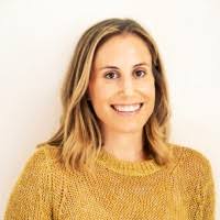 Kari Baum's Instagram, Twitter & Facebook