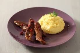Recette De Aiguillettes De Canard Au Miel Et Baies Roses Et Polenta Cremeuse Facile Et Rapide Recette Aiguillettes De Canard Recette Aiguillette De Canard Canard Au Miel