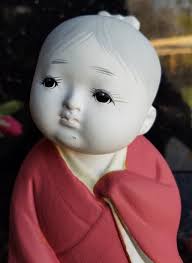 Muñeca japonesa vintage Inarco Hakata con kimono rosa