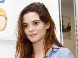 Joana tem 6 empregos no perfil. Joana Ribeiro Parte Para Madrid Para Estudar