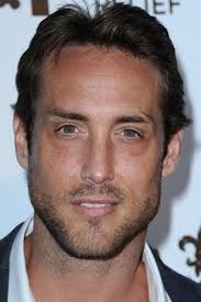 Грешници и Светци (2010)