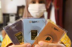 Sedangkan, harga emas produksi pt aneka tambang tbk (antam) hari ini dibanderol seharga rp945 ribu per gram. Harga Emas Antam Dan Ubs Siang Ini Di Pegadaian Jumat 2 Juli 2021