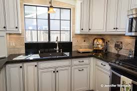 subway tile with ubatuba granite