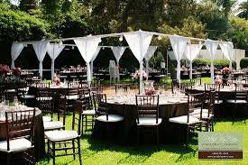 Love This Cheap Backyard Wedding Wedding Backyard Reception Outdoor Wedding Decorations