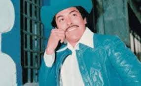 LORENZO DE MONTECLARO. Lorenzo Hernandez Martinez nació el 5 Septiembre de 1939 en Cuencame, Durango. Mejor conocido con su nombre artístico de Lorenzo de Monteclaro, es un actor y cantante de la