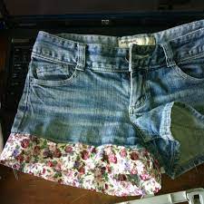 Lengthening Analeies S Daisy Dukes They Were Way Too Short Diy Clothes Making Refashion Clothes Diy Shorts