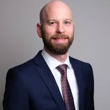 BUILD A TEAM SO STRONG YOU DON'T KNOW WHO THE BOSS IS