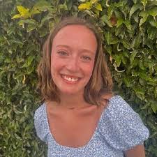 Anna Foy's Instagram, Twitter & Facebook