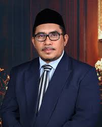Kita belajar berlatih dengan kehidupan dengan realiti. Ali Alwi Wikiwand
