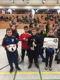 Unser Team Der Gs Blumensiedlung Zeigt Starken Fussball Grundschule Blumensiedlung