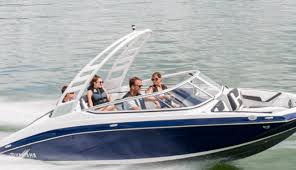 The 2015 yamaha 242 limited s jet boat brings several new innovations to the market, including a new hull design that has dramatically enhanced the ride and handling. Best Jet Boats Top 5 Picks For 2021