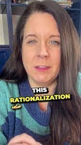 Amber Collinsworth's Instagram, Twitter & Facebook