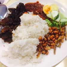 Mungkin ada yang berpendapat nasi lemak ini sekadar nasi lemak biasa tetapi pesonanya amat memikat sehingga kedai ini sentiasa dikunjungi. Photos At Nasi Lemak Cinta Sayang Menara U Restaurant