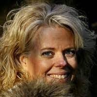 Beth Musto's Instagram, Twitter & Facebook