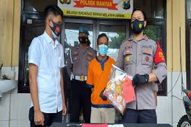 Kekasih paksa rela, drama arahan idora abdul rahman mengisahkan percintaan dan kasih antara adham, ros dan hanna. Celana Istri Muda Robek Saat Suami Rebut Kunci Kamar Kos Dan Paksa Bersetubuh