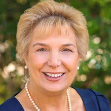 Debbie Fox, Real Estate Agent