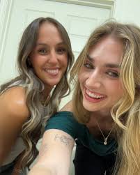 Mina Arnold (@mina_1arnold) • Instagram photos and videos