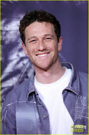 Oscar Isaac Hits the Red Carpet for a Screening of 'Moon Knight' in Berlin:  Photo 4722776