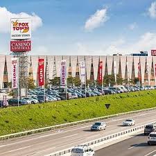 Christmas eve from 11.00 am till 05.00 pm. Fox Town Factory Stores Mendrisio Aktuelle 2021 Lohnt Es Sich Mit Fotos Tripadvisor