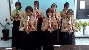 Menurut peranan dan fungsinya, terdapat 3 jenis, antara lain: Rekorder Ansambel Sejenis Mengheningkan Cipta Kelas 7f Youtube